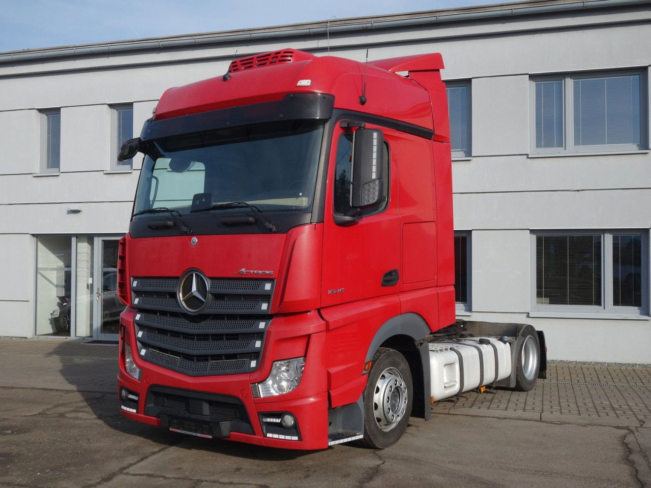 Mercedes-Benz Actros 1845 Lsnrl, Lowdeck, Standklima, 2 Stk. - Cabeza tractora: foto 1 Mercedes-Benz Actros 1845 Lsnrl, Lowdeck, Standklima, 2 Stk. - Cabeza tractora: foto 1