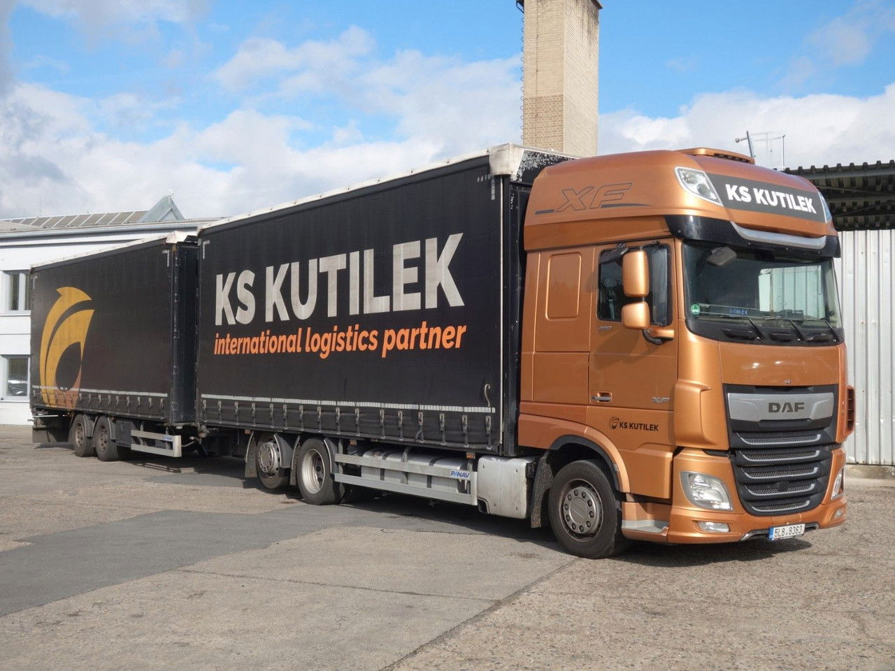 DAF XF 480 SSC, 120 cbm, Durchfahren - Camión lona: foto 3 DAF XF 480 SSC, 120 cbm, Durchfahren - Camión lona: foto 3