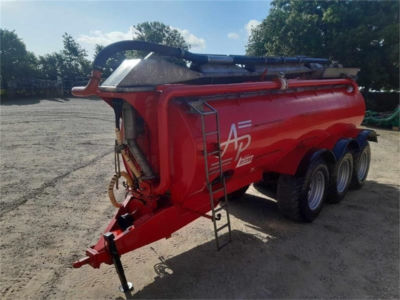 AP GV 25 - Cuba de purín: foto 3 AP GV 25 - Cuba de purín: foto 3