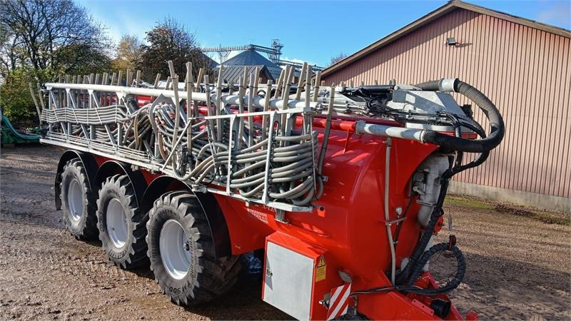 AP GV28 X-Line - Cuba de purín: foto 1 AP GV28 X-Line - Cuba de purín: foto 1