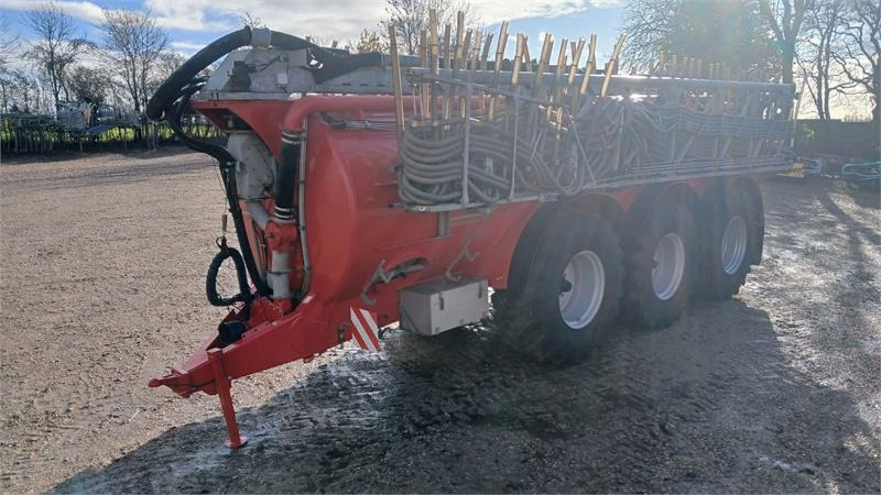 AP GV28 X-Line - Cuba de purín: foto 4 AP GV28 X-Line - Cuba de purín: foto 4