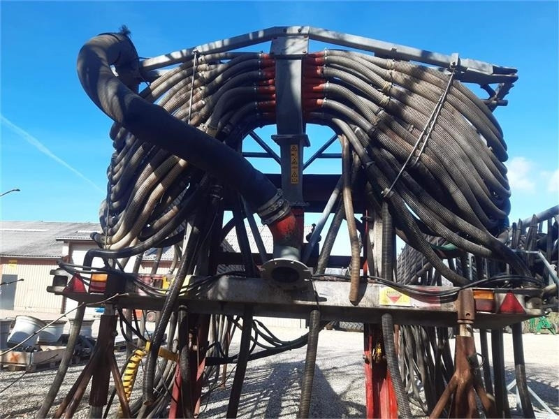 Harsø 24m slæbeslangebom 16-20-24 m 1 fordeler - Cuba de purín: foto 1 Harsø 24m slæbeslangebom 16-20-24 m 1 fordeler - Cuba de purín: foto 1