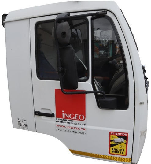 MAN F20L51 L2000 81.60000-7690 - Cabina e interior para Camión: foto 3 MAN F20L51 L2000 81.60000-7690 - Cabina e interior para Camión: foto 3