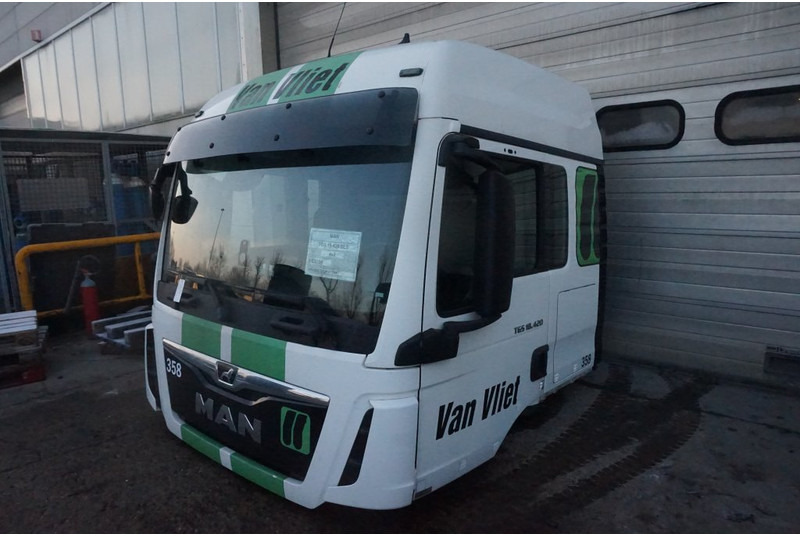 MAN F99L39 TGS EURO6 81.60000-7844 - Cabina e interior para Camión: foto 3 MAN F99L39 TGS EURO6 81.60000-7844 - Cabina e interior para Camión: foto 3