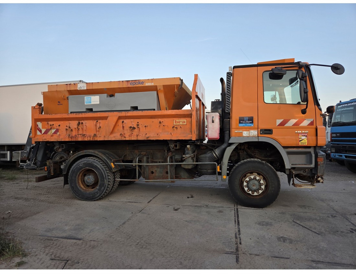 MERCEDES ACTROS 1836 4X4 TIPPER possible to buy with salt spreader - Camión volquete: foto 5 MERCEDES ACTROS 1836 4X4 TIPPER possible to buy with salt spreader - Camión volquete: foto 5