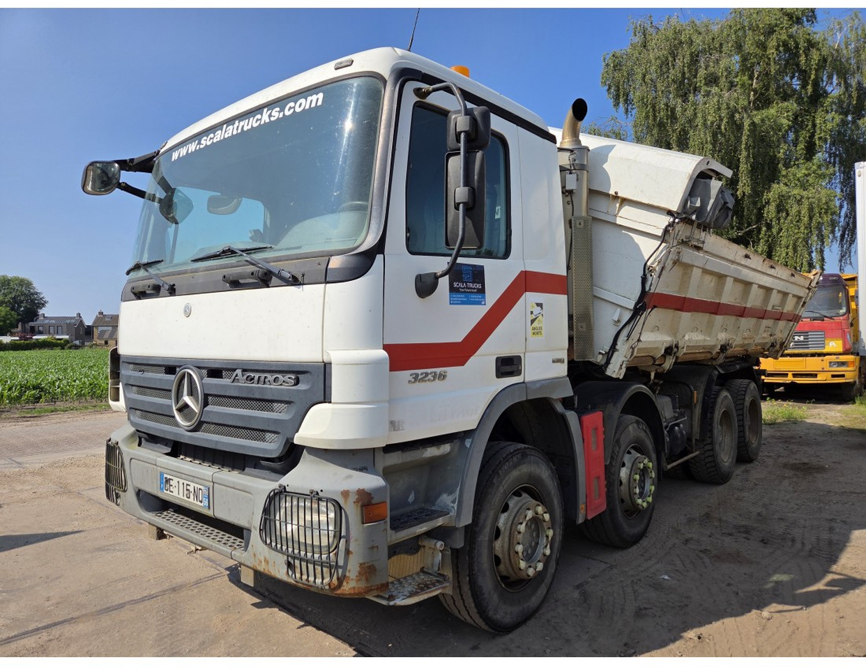 Mercedes Actros 3236 8x4 2-Side Tipper EPS Gearbox 3 Pedals - Camión volquete: foto 4 Mercedes Actros 3236 8x4 2-Side Tipper EPS Gearbox 3 Pedals - Camión volquete: foto 4