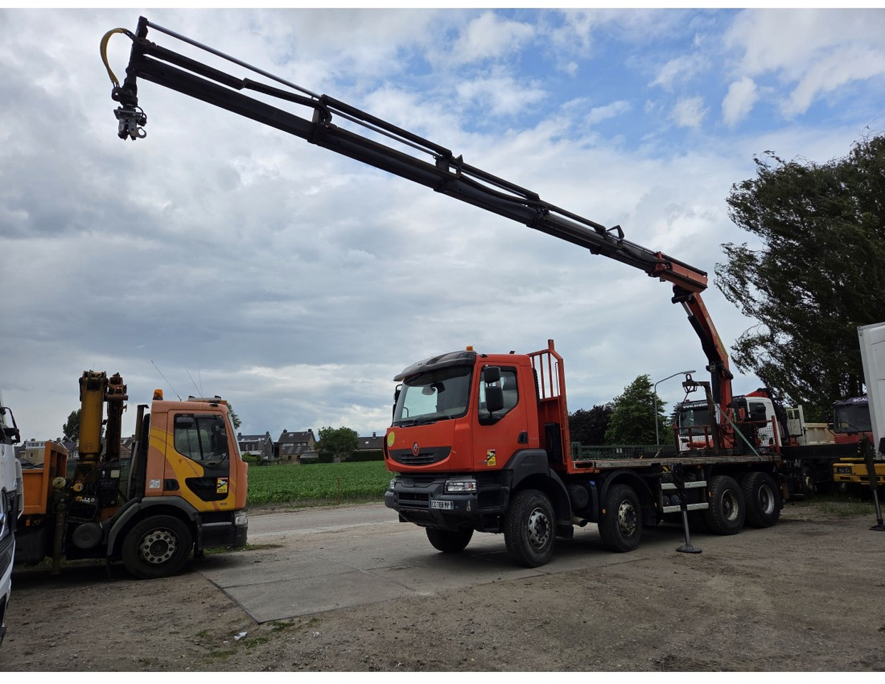 Renault Kerax 430 8X4 Flatbed Crane Palfinger PK26002EH 26 ton 5 Extensions *Retarder - Camión caja abierta, Camión grúa: foto 1 Renault Kerax 430 8X4 Flatbed Crane Palfinger PK26002EH 26 ton 5 Extensions *Retarder - Camión caja abierta, Camión grúa: foto 1