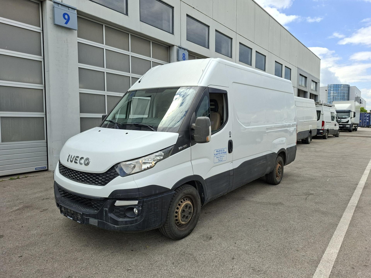IVECO Daily 35S13V - Furgoneta de pasajeros: foto 1 IVECO Daily 35S13V - Furgoneta de pasajeros: foto 1