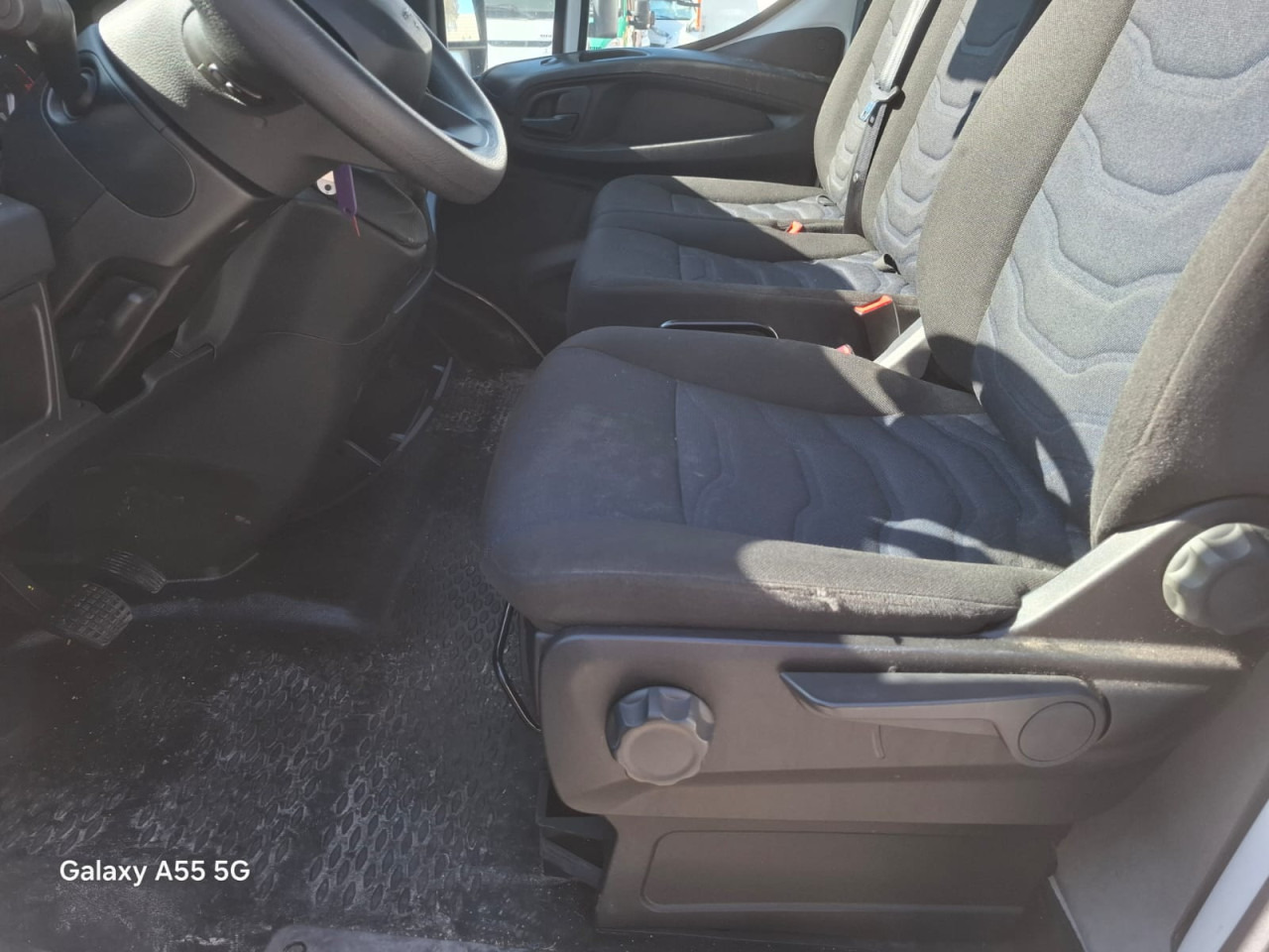 IVECO Daily 35S16V A8 - Furgoneta de pasajeros: foto 5 IVECO Daily 35S16V A8 - Furgoneta de pasajeros: foto 5