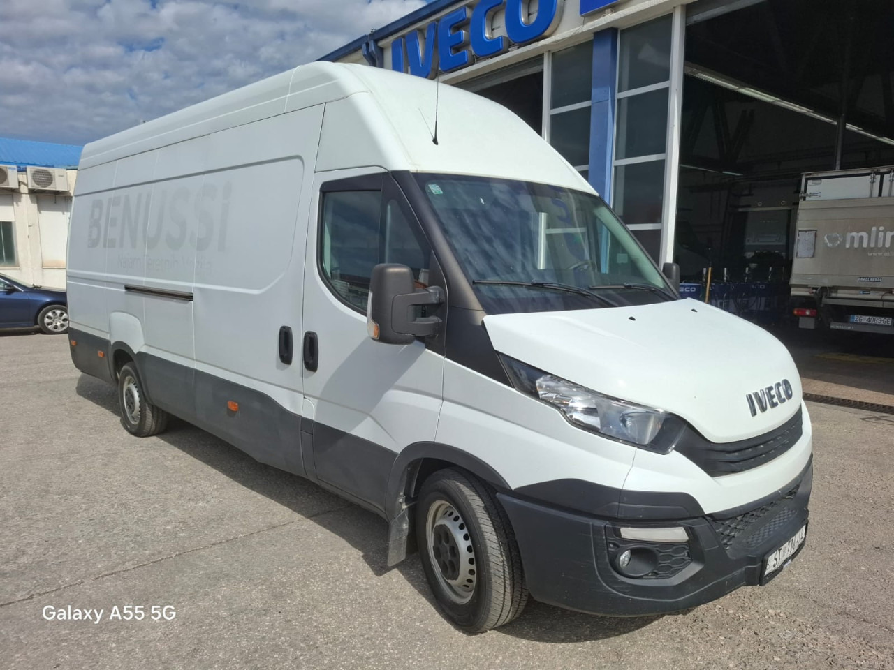 IVECO Daily 35S16V - Furgoneta de pasajeros: foto 2 IVECO Daily 35S16V - Furgoneta de pasajeros: foto 2
