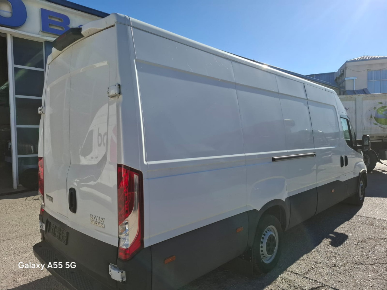 IVECO Daily 35S16V - Furgoneta de pasajeros: foto 4 IVECO Daily 35S16V - Furgoneta de pasajeros: foto 4