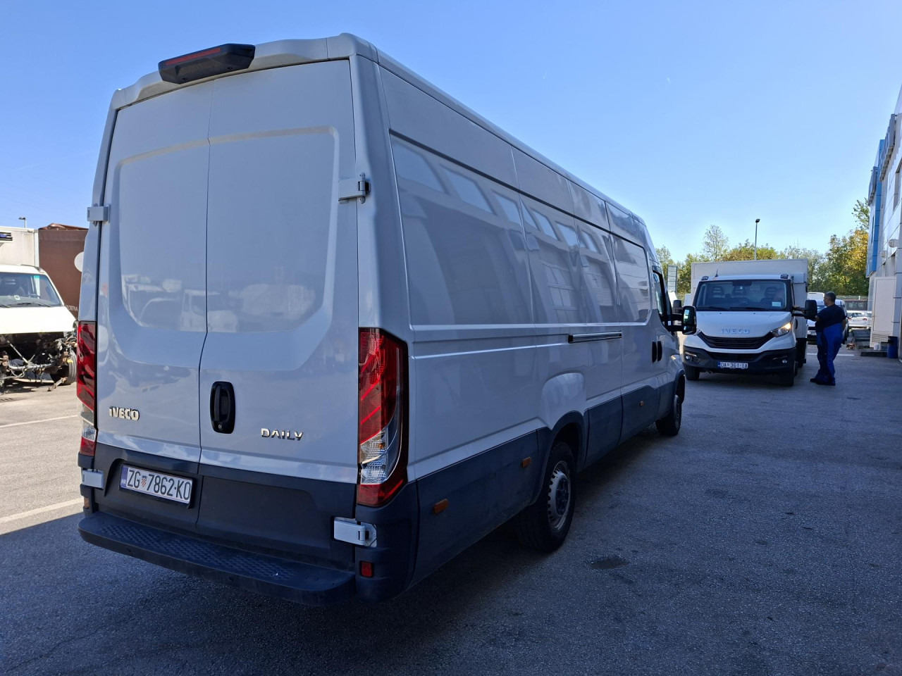 IVECO Daily 35S16V - Furgoneta de pasajeros: foto 4 IVECO Daily 35S16V - Furgoneta de pasajeros: foto 4