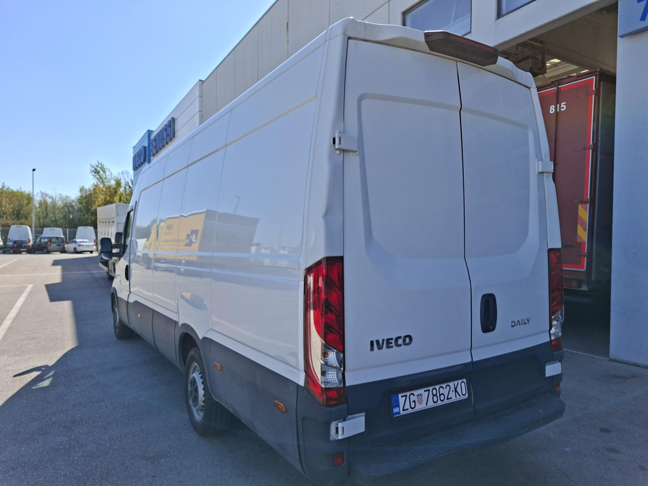 IVECO Daily 35S16V - Furgoneta de pasajeros: foto 3 IVECO Daily 35S16V - Furgoneta de pasajeros: foto 3