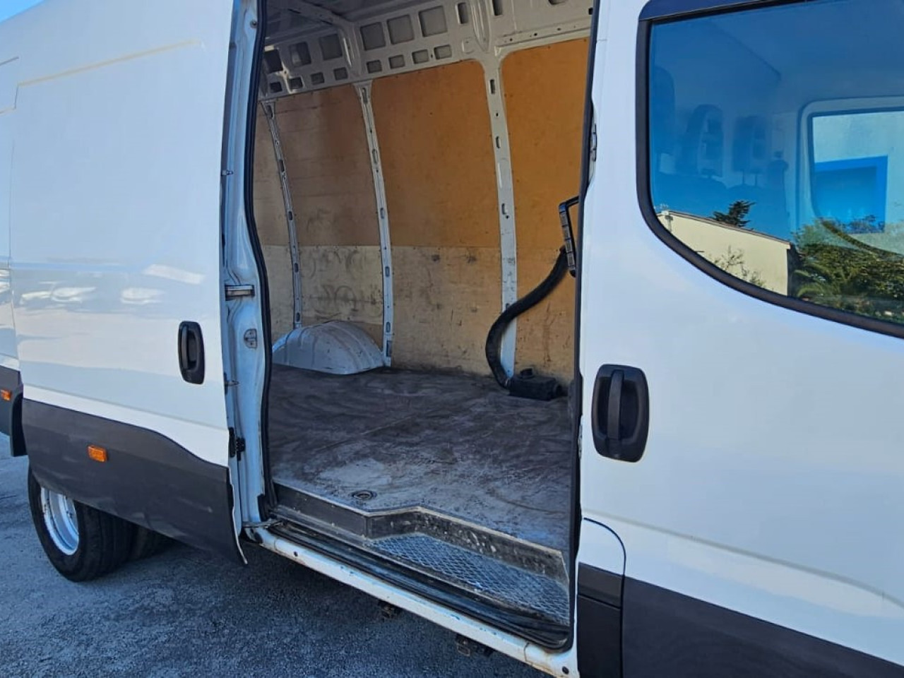 IVECO Daily 65C15 - Furgoneta de pasajeros: foto 4 IVECO Daily 65C15 - Furgoneta de pasajeros: foto 4
