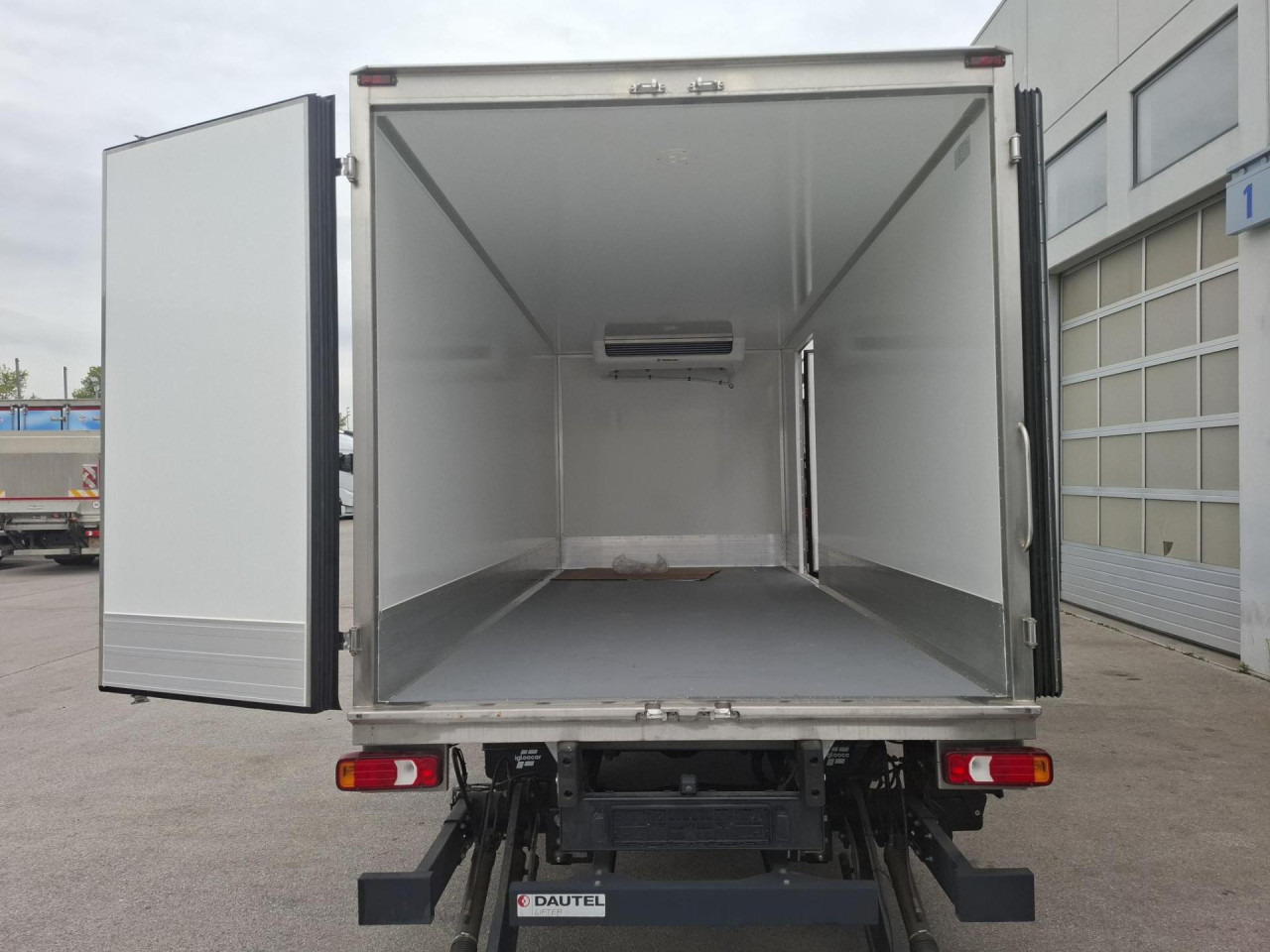 IVECO Daily 70C18H - Furgoneta frigorifica: foto 5 IVECO Daily 70C18H - Furgoneta frigorifica: foto 5