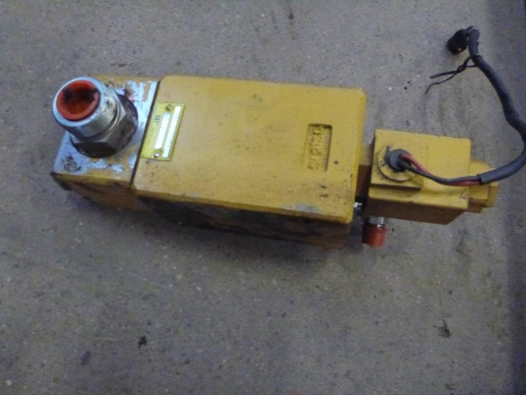 CAT 374 D ventiler, 297-0371 - Hidráulica para Maquinaria de construcción: foto 2 CAT 374 D ventiler, 297-0371 - Hidráulica para Maquinaria de construcción: foto 2