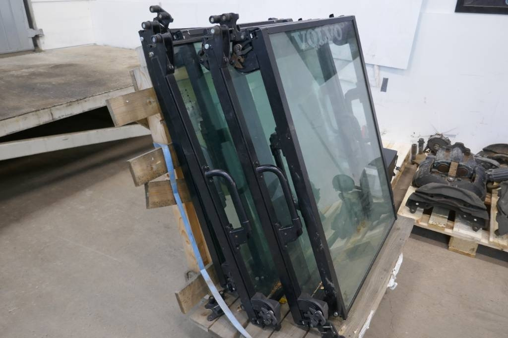 Volvo Framruta Hjullastare - Cabina para Maquinaria de construcción: foto 1 Volvo Framruta Hjullastare - Cabina para Maquinaria de construcción: foto 1
