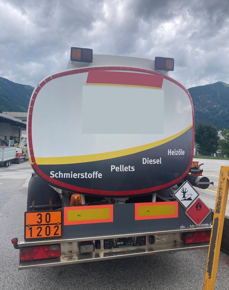 Schwarzmüller Schwingenschlögel, ADR, 3 Kammern, Fuel+Diesel - Remolque cisterna: foto 3 Schwarzmüller Schwingenschlögel, ADR, 3 Kammern, Fuel+Diesel - Remolque cisterna: foto 3