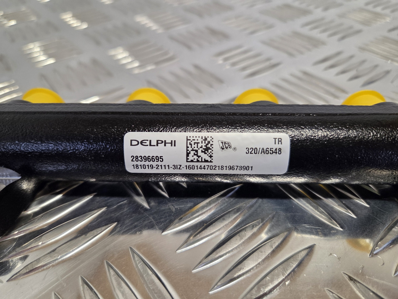 Delphi 28396695 GENUINE Fuel Rail JCB 320/A6548 NEW - Motor y piezas para Maquinaria de construcción: foto 3 Delphi 28396695 GENUINE Fuel Rail JCB 320/A6548 NEW - Motor y piezas para Maquinaria de construcción: foto 3