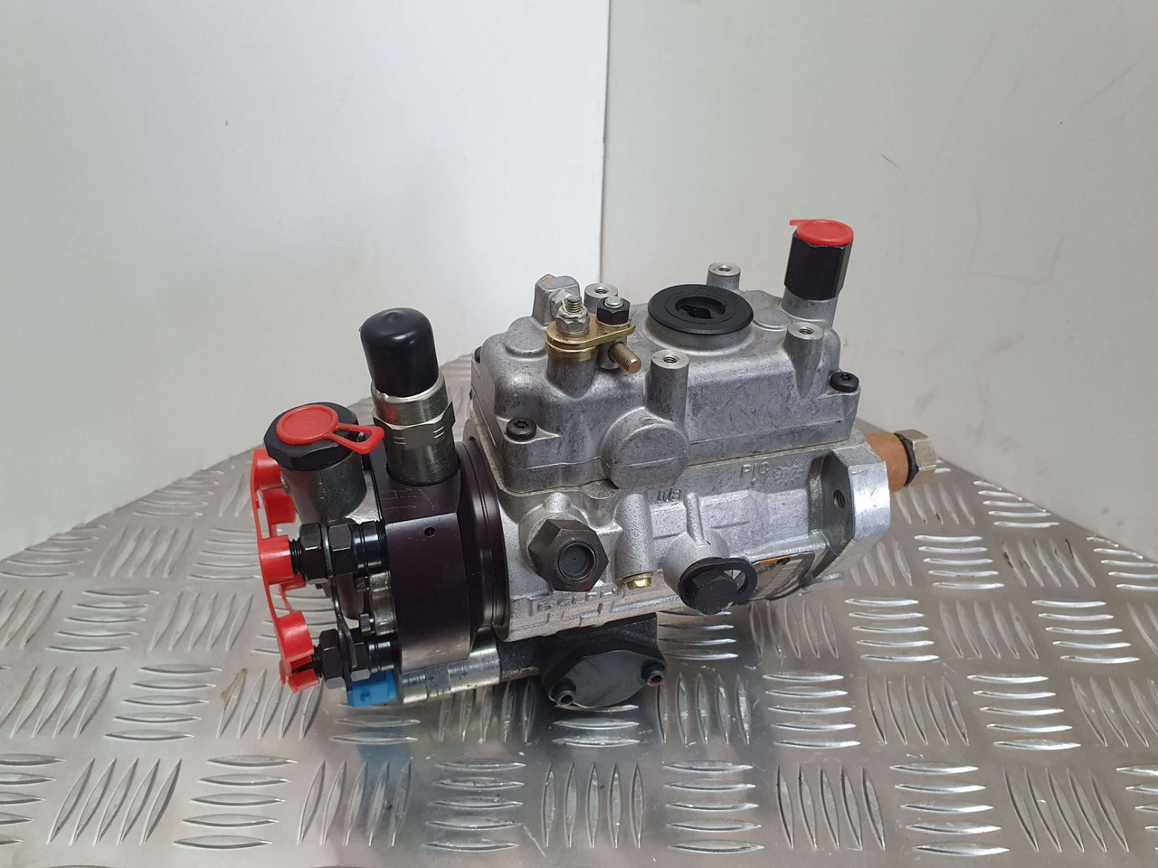 Delphi 9322A160G injection pump 17/928000 - Motor y piezas para Maquinaria de construcción: foto 1 Delphi 9322A160G injection pump 17/928000 - Motor y piezas para Maquinaria de construcción: foto 1
