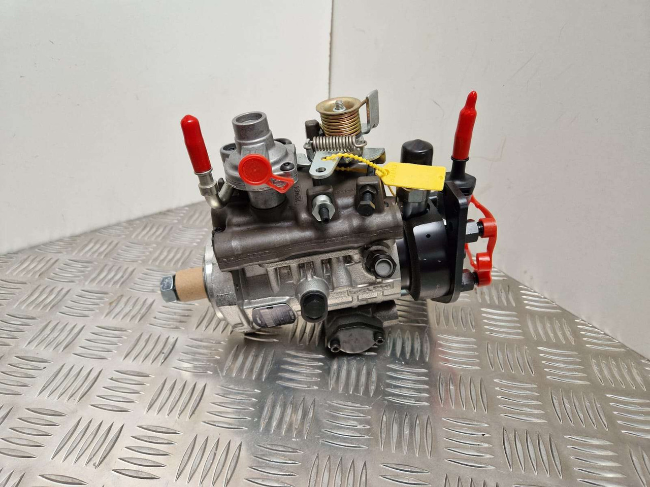 JCB Delphi injection pump 17/925300 - Motor y piezas para Maquinaria de construcción: foto 1 JCB Delphi injection pump 17/925300 - Motor y piezas para Maquinaria de construcción: foto 1