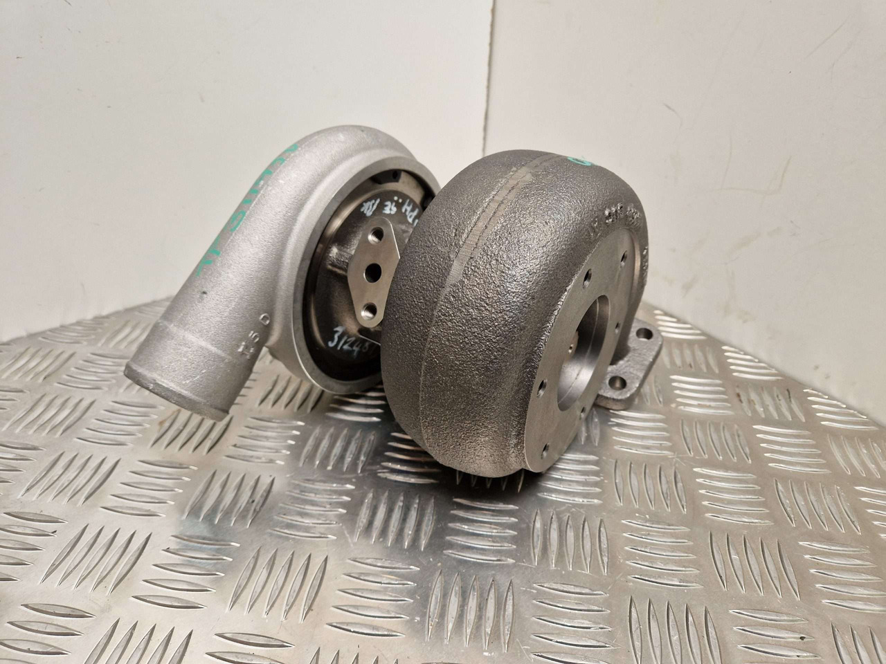 Sisu 620 Turbo 02/950476 DSRAG BorgWarner manufactured - Motor y piezas para Maquinaria de construcción: foto 1 Sisu 620 Turbo 02/950476 DSRAG BorgWarner manufactured - Motor y piezas para Maquinaria de construcción: foto 1