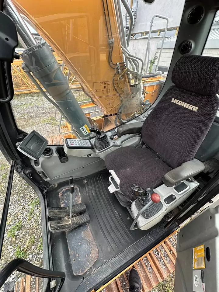 2015 Liebherr R 922 Litronic - Excavadora de cadenas: foto 4 2015 Liebherr R 922 Litronic - Excavadora de cadenas: foto 4