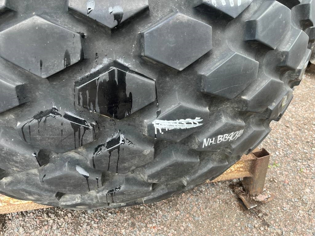 Alliance 28L- 26 Däck på Fälg - Neumático para Maquinaria agrícola: foto 4 Alliance 28L- 26 Däck på Fälg - Neumático para Maquinaria agrícola: foto 4