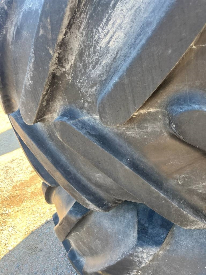 Michelin 650/65R38 540/65R28 till Fendt 716 - Neumático para Maquinaria agrícola: foto 3 Michelin 650/65R38 540/65R28 till Fendt 716 - Neumático para Maquinaria agrícola: foto 3