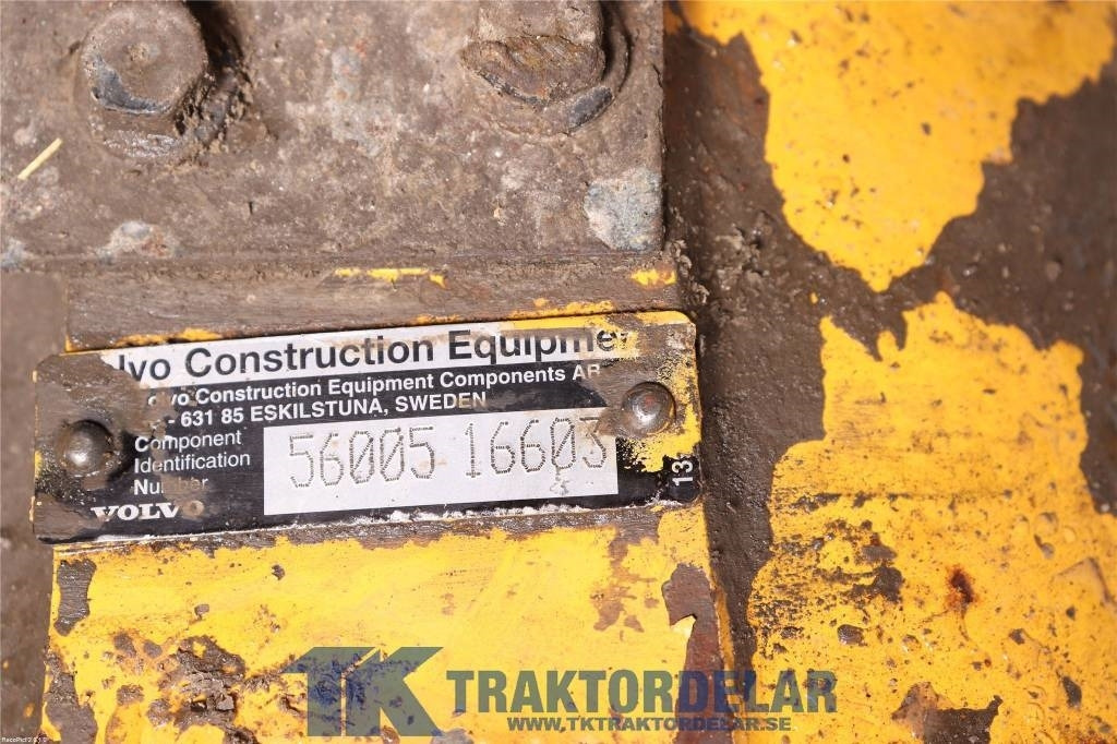 Volvo L 110 H Framvagn - Eje y piezas para Maquinaria de construcción: foto 3 Volvo L 110 H Framvagn - Eje y piezas para Maquinaria de construcción: foto 3