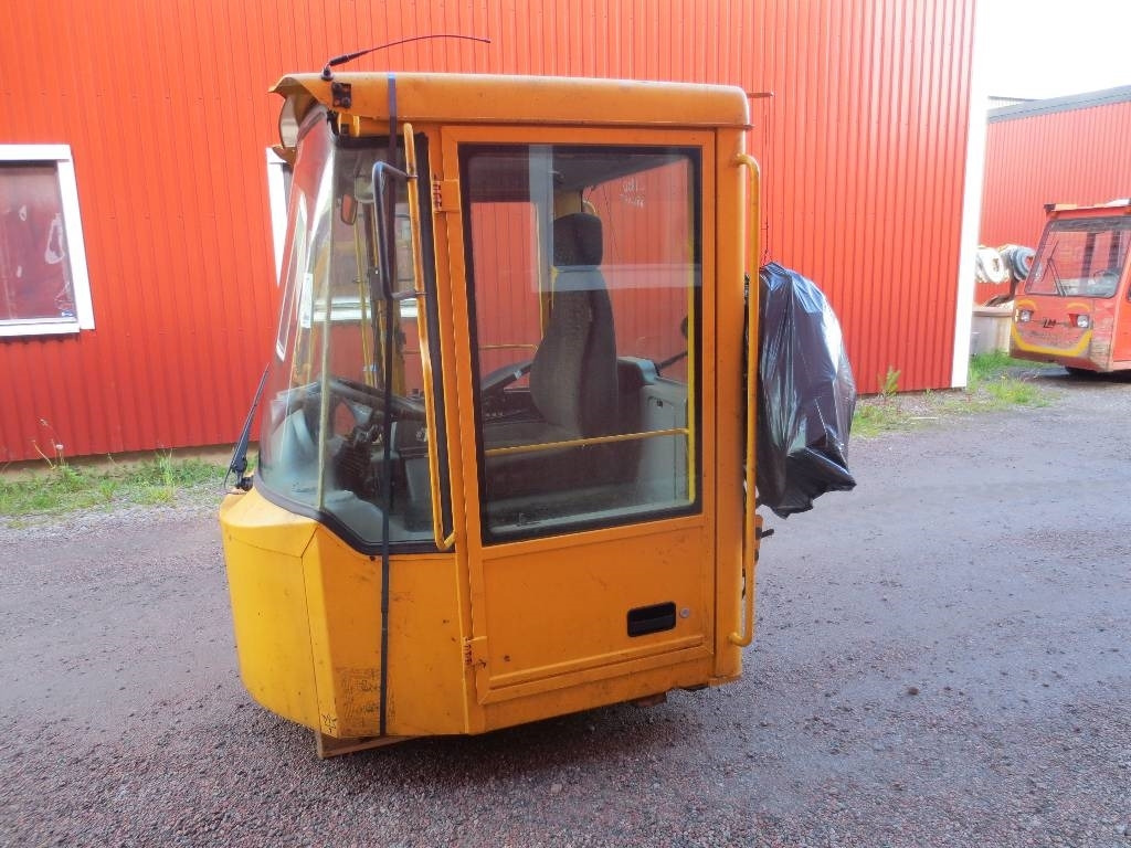 Volvo L 180 D - Cabina para Maquinaria de construcción: foto 3 Volvo L 180 D - Cabina para Maquinaria de construcción: foto 3