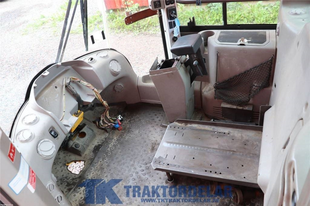 Volvo L 180 F - Cabina para Maquinaria de construcción: foto 5 Volvo L 180 F - Cabina para Maquinaria de construcción: foto 5