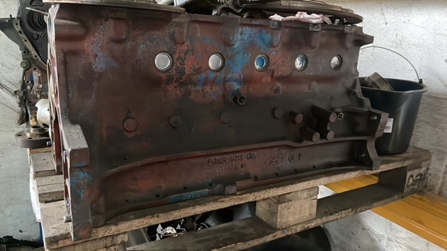 Blok silnika Ford 8730 8830 FONN-6015-DA - Bloque de cilindros para Maquinaria agrícola: foto 2 Blok silnika Ford 8730 8830 FONN-6015-DA - Bloque de cilindros para Maquinaria agrícola: foto 2