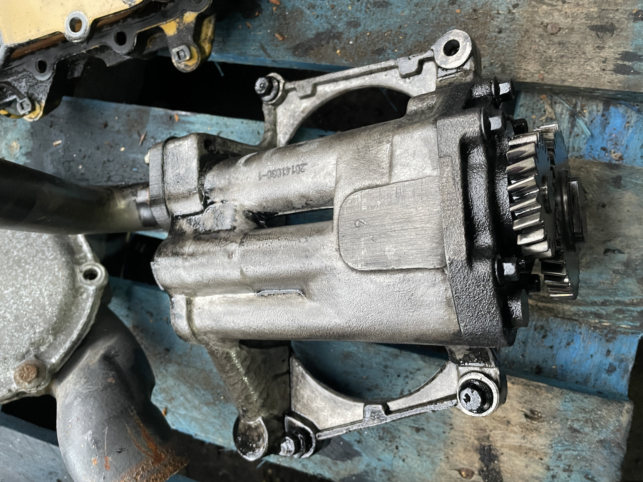 Caterpillar Cat Perkins 1106D C6.6 - pompa oleju - Bomba de aceite para Maquinaria de construcción: foto 1 Caterpillar Cat Perkins 1106D C6.6 - pompa oleju - Bomba de aceite para Maquinaria de construcción: foto 1