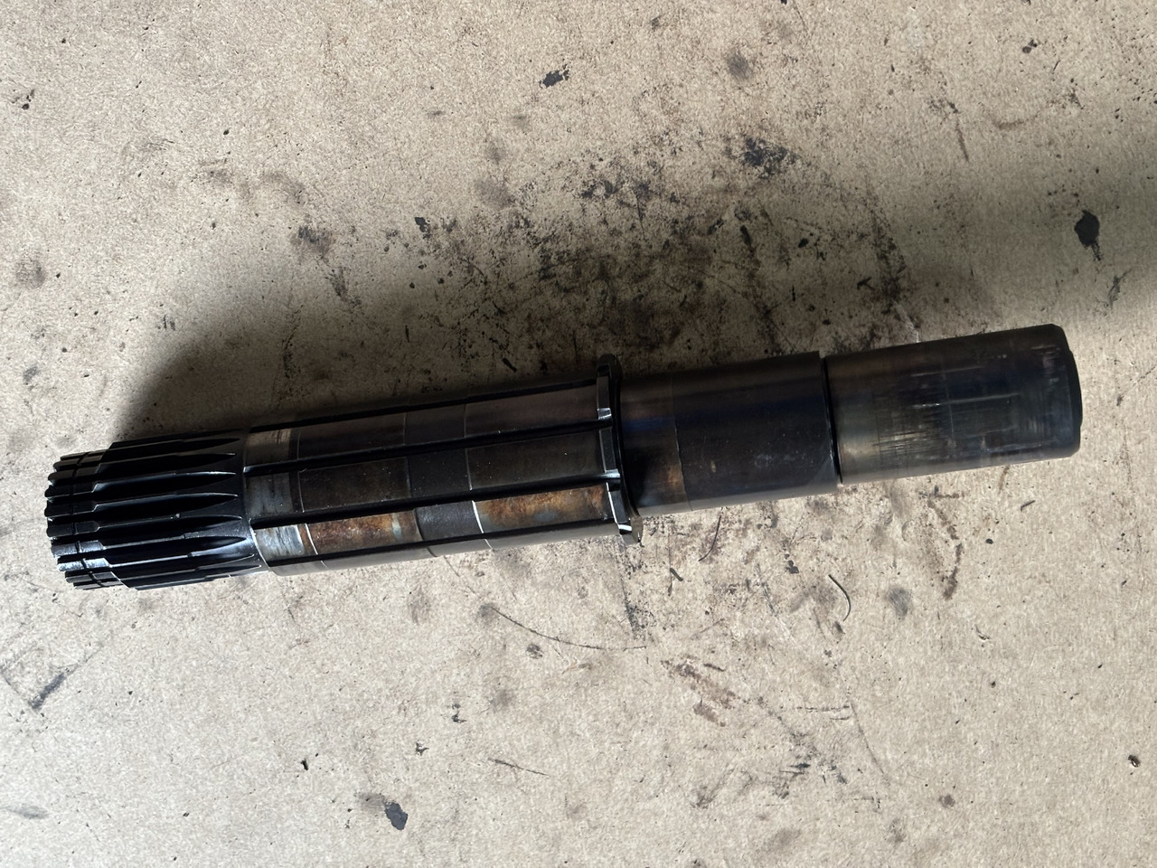 Claas AXION 830 Wałek przekładni podajnika zbożowego 00 1137 076 0 00 1149 403 0 - Árbol de transmisión para Maquinaria agrícola: foto 1 Claas AXION 830 Wałek przekładni podajnika zbożowego 00 1137 076 0 00 1149 403 0 - Árbol de transmisión para Maquinaria agrícola: foto 1