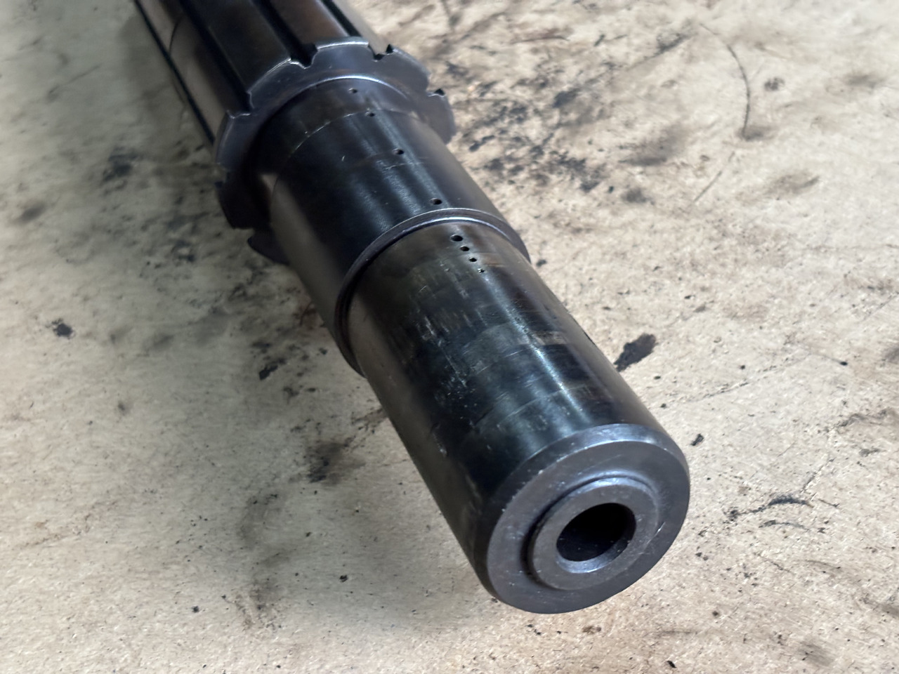 Claas AXION 830 Wałek przekładni podajnika zbożowego 00 1137 076 0 00 1149 403 0 - Árbol de transmisión para Maquinaria agrícola: foto 4 Claas AXION 830 Wałek przekładni podajnika zbożowego 00 1137 076 0 00 1149 403 0 - Árbol de transmisión para Maquinaria agrícola: foto 4