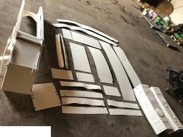 Claas Jaguar 930 940 960 980 - Końcówka Tunelu - Carrocería y exterior para Cosechadora de forraje: foto 5 Claas Jaguar 930 940 960 980 - Końcówka Tunelu - Carrocería y exterior para Cosechadora de forraje: foto 5