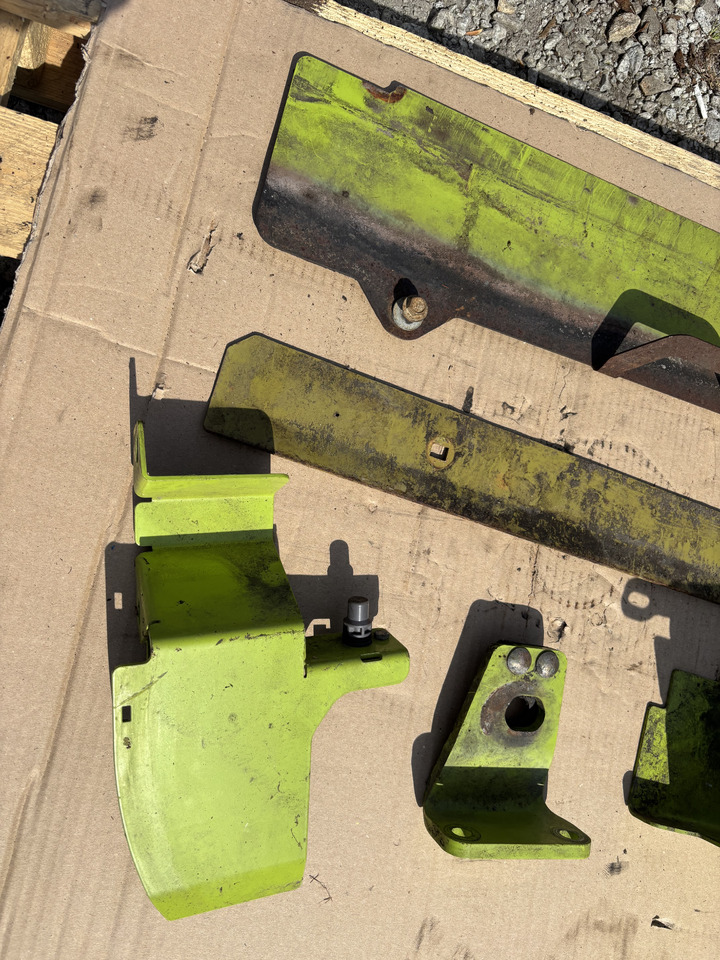 Claas Jaguar 970 - obudowy metalowe - Aerodinámica/ Spoiler para Cosechadora de granos: foto 1 Claas Jaguar 970 - obudowy metalowe - Aerodinámica/ Spoiler para Cosechadora de granos: foto 1