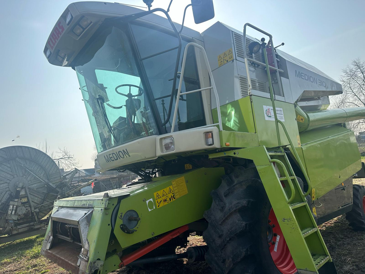 Claas Medion 310 z roku 2002. - Cosechadora de granos: foto 2 Claas Medion 310 z roku 2002. - Cosechadora de granos: foto 2