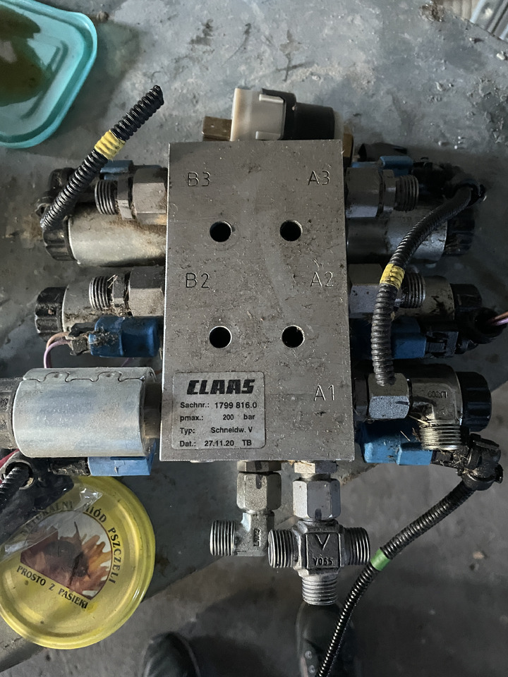 Claas Vario Heder - blok hydrauliczny 1799816.0 17998160 - Cabezal de grano: foto 1 Claas Vario Heder - blok hydrauliczny 1799816.0 17998160 - Cabezal de grano: foto 1