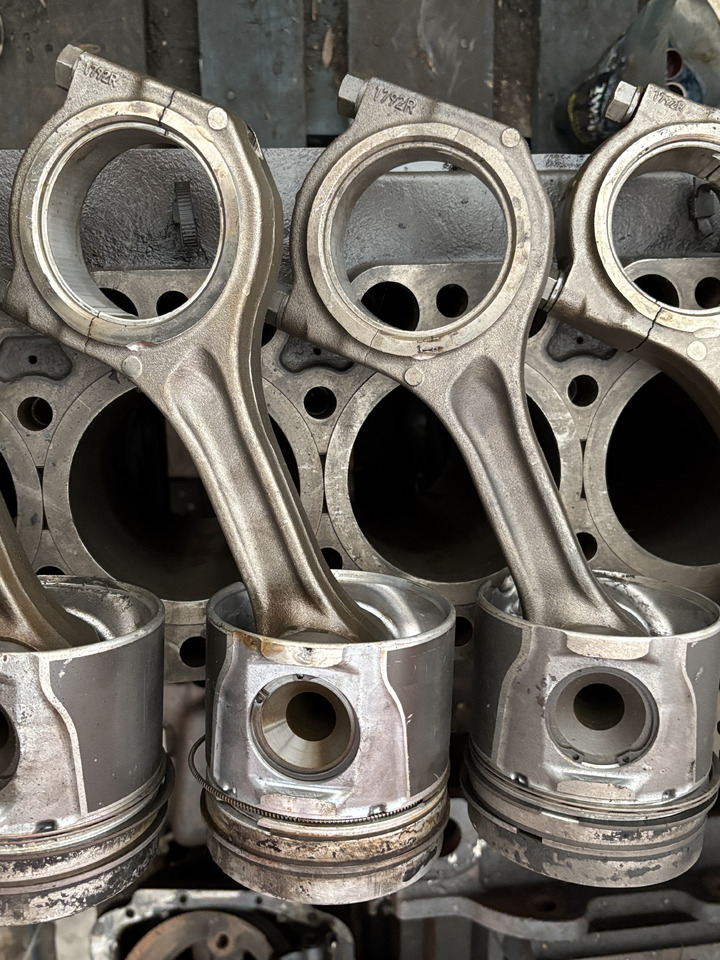 Deutz 04901791 Korbowód Korbowody 1792R - Biela para Maquinaria de construcción: foto 2 Deutz 04901791 Korbowód Korbowody 1792R - Biela para Maquinaria de construcción: foto 2