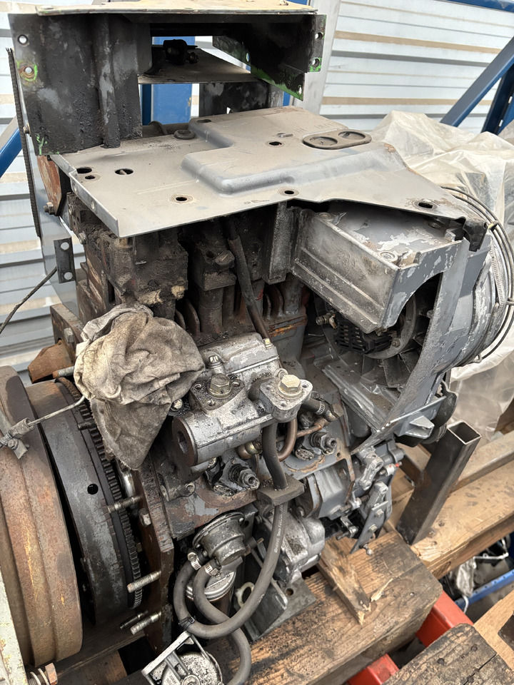 Deutz F2L1011 Silnik Blok Koło Zamachowe Tłok Pokrywa CZĘŚCI - Volante de inercia para Maquinaria agrícola: foto 1 Deutz F2L1011 Silnik Blok Koło Zamachowe Tłok Pokrywa CZĘŚCI - Volante de inercia para Maquinaria agrícola: foto 1