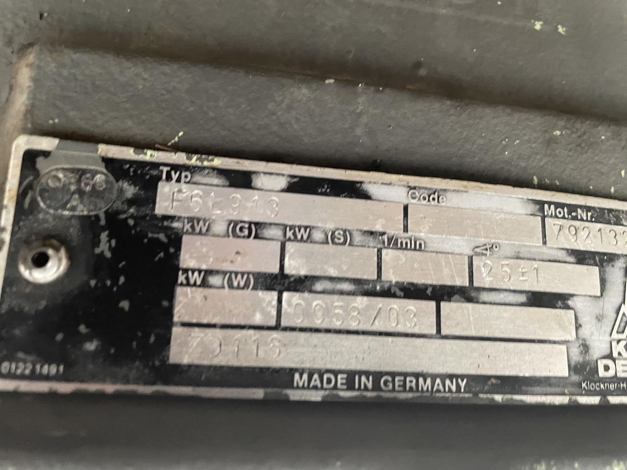 Deutz F6L913 - wał korbowy tłoki korbowody miska olejowa - Cigüeñal para Maquinaria agrícola: foto 3 Deutz F6L913 - wał korbowy tłoki korbowody miska olejowa - Cigüeñal para Maquinaria agrícola: foto 3