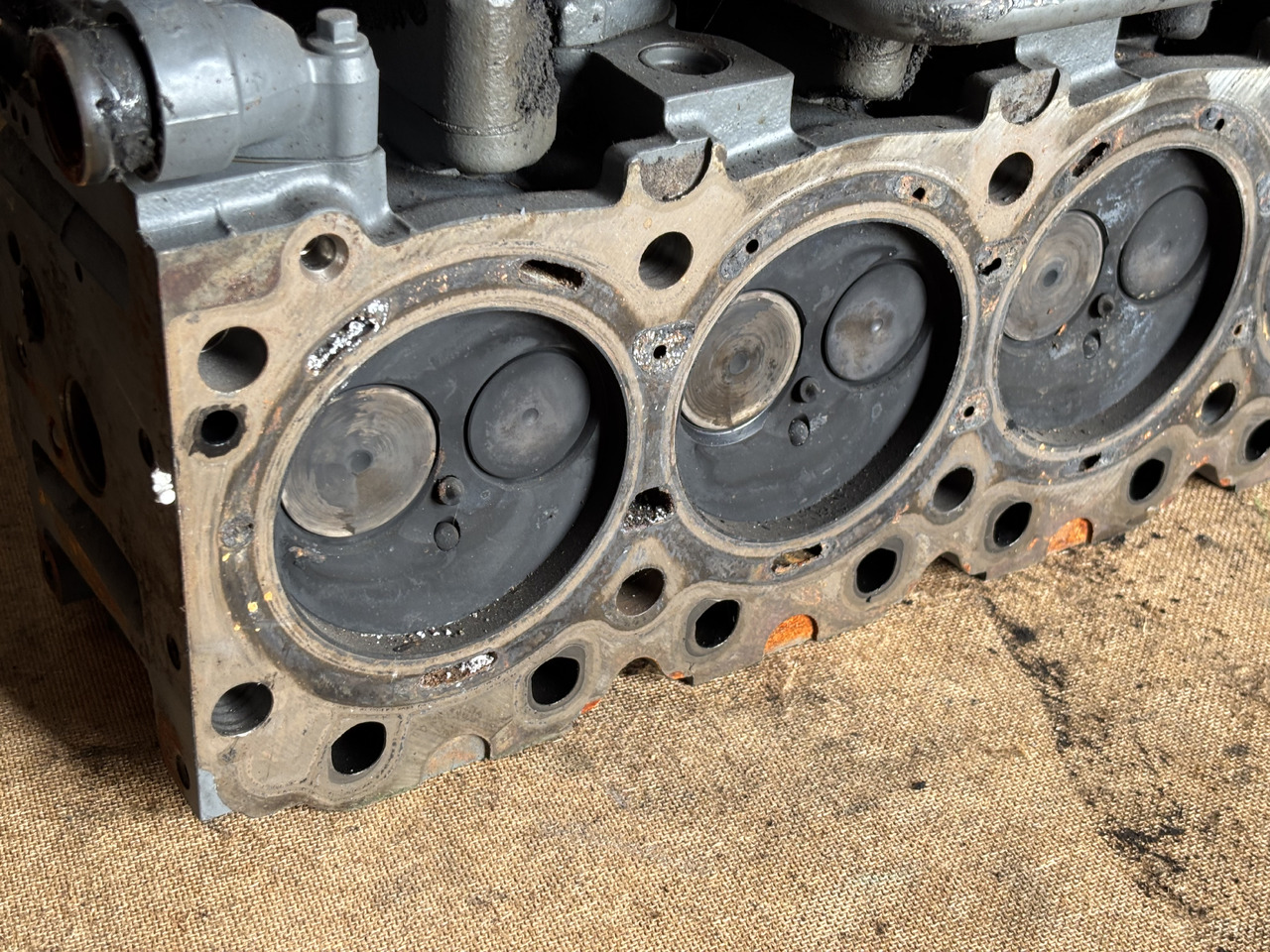 Deutz TD2011 D2011 D2011L04W Blok Silnika Kolektor Wydechowy 04270858 - Bloque de cilindros para Maquinaria agrícola: foto 3 Deutz TD2011 D2011 D2011L04W Blok Silnika Kolektor Wydechowy 04270858 - Bloque de cilindros para Maquinaria agrícola: foto 3