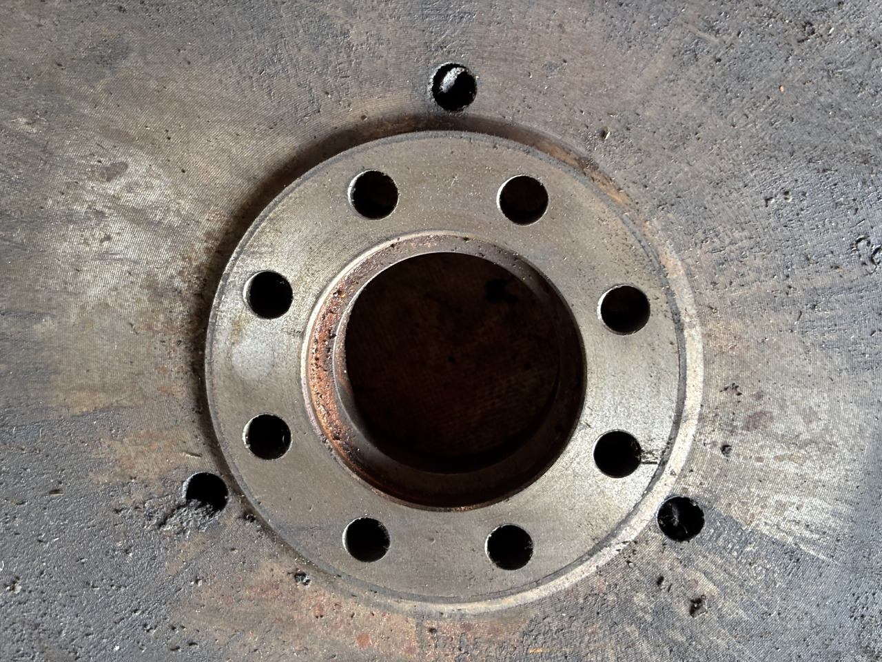 Deutz TD2011 D2011 D2011L04W Koło Zamachowe 04104106 - Volante de inercia para Maquinaria agrícola: foto 2 Deutz TD2011 D2011 D2011L04W Koło Zamachowe 04104106 - Volante de inercia para Maquinaria agrícola: foto 2