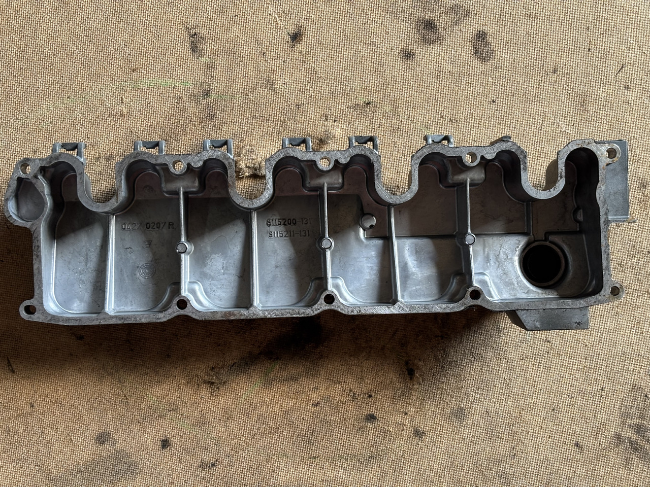 Deutz TD2011 D2011 D2011L04W Pokrywa Zaworów 04270207 - Motor y piezas: foto 2 Deutz TD2011 D2011 D2011L04W Pokrywa Zaworów 04270207 - Motor y piezas: foto 2