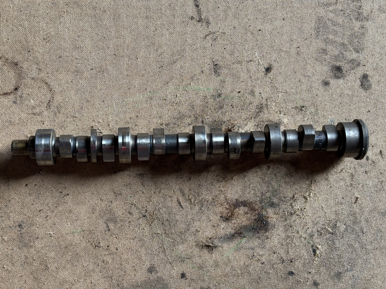 Deutz TD2011 D2011 D2011L04W Wałek Rozrządu 04102422 - Árbol de levas para Maquinaria agrícola: foto 2 Deutz TD2011 D2011 D2011L04W Wałek Rozrządu 04102422 - Árbol de levas para Maquinaria agrícola: foto 2