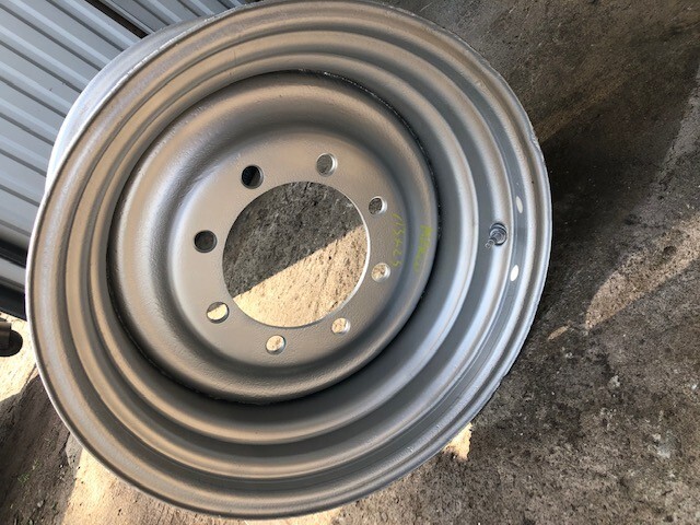 Felga 13x24 Merlo - Llanta para Equipo de manutención: foto 1 Felga 13x24 Merlo - Llanta para Equipo de manutención: foto 1