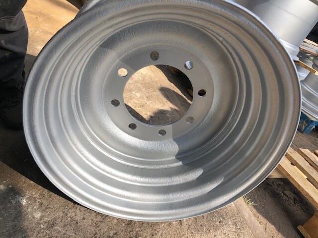 Felga 13x24 Merlo - Llanta para Equipo de manutención: foto 3 Felga 13x24 Merlo - Llanta para Equipo de manutención: foto 3