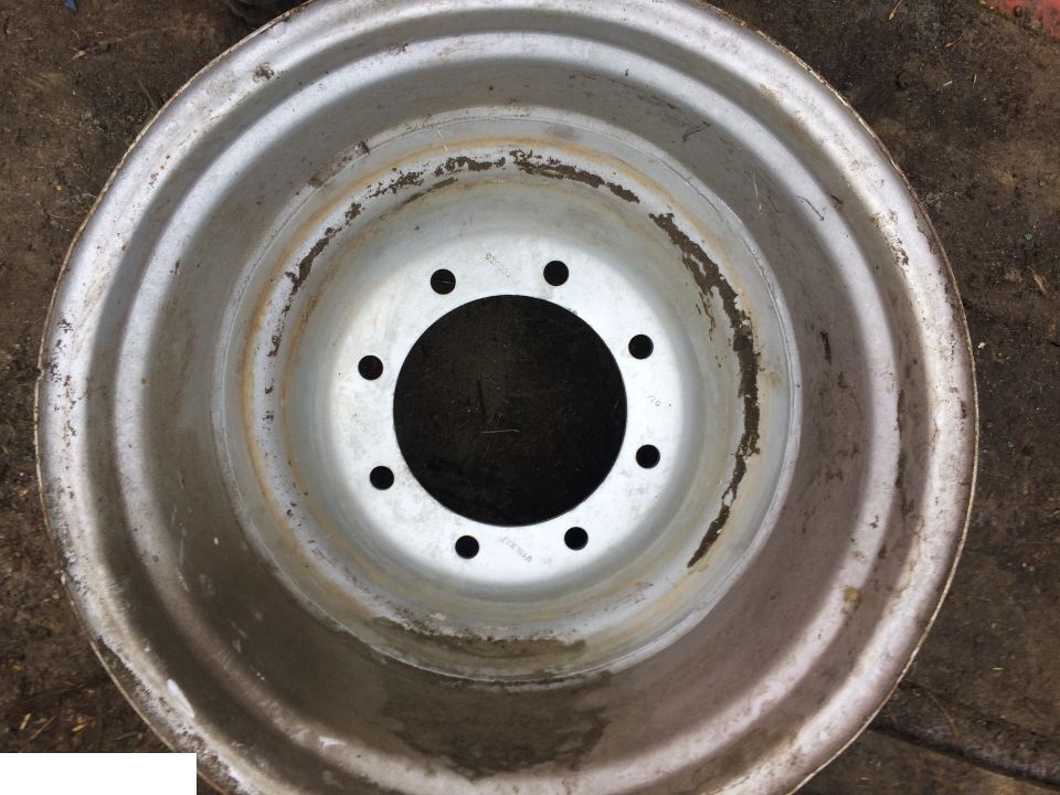 Felga Manitou Merlo 15x24 - Llanta para Equipo de manutención: foto 1 Felga Manitou Merlo 15x24 - Llanta para Equipo de manutención: foto 1